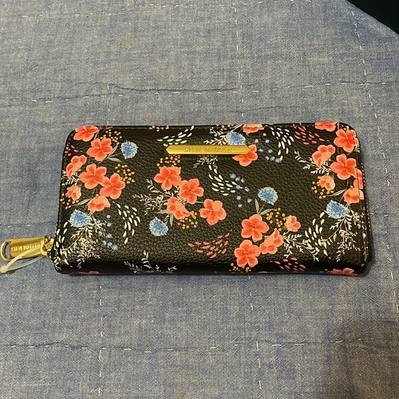 Steve Madden wallet - Picture 6 of 9